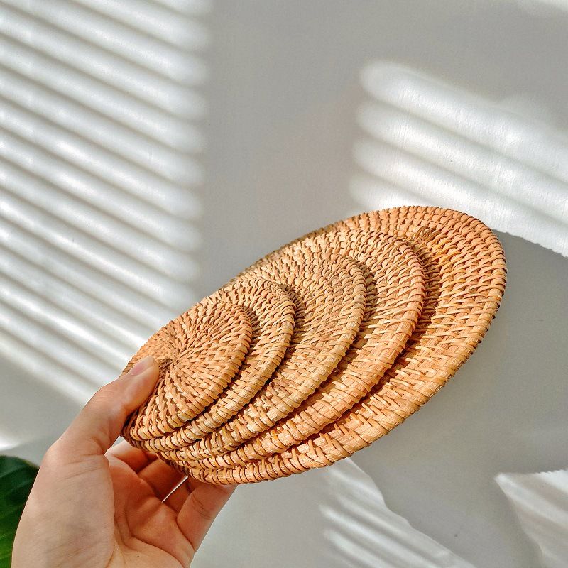 Handgewebte Rattan-Untersetzer – Hitzebeständiges Set aus Naturfasern für Tee, Kaffee und Essen (8 cm/10 cm/13 cm/16 cm, umweltfreundlich, rutschfest)_voghion.com