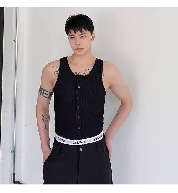 Sommer personalisierte Nische enge elastische Weste für Männer, trendiges einfarbiges Schnallendesign, ärmelloses Leibchen_voghion.com