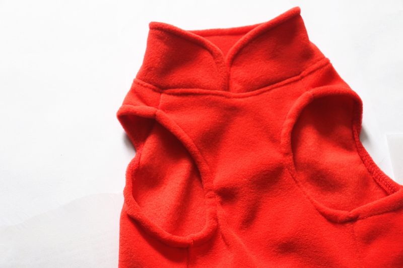 Abbigliamento per animali domestici diretto dalla fabbrica, per cani, autunno e inverno, in pile polare, fibbia di trazione, 27 colori brevettati, saranno oggetto di indagine_voghion.com
