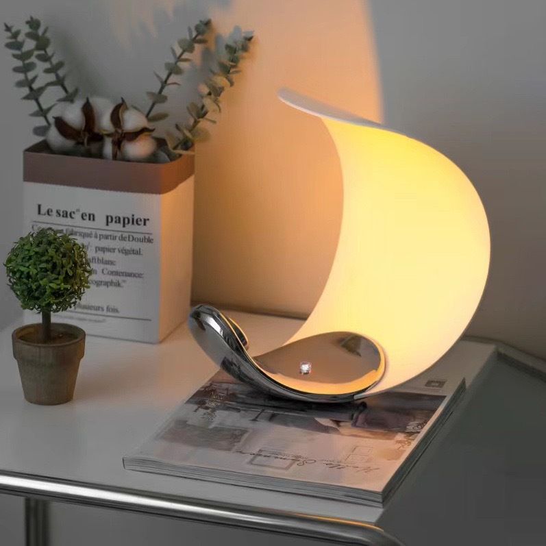 Italian Moon Design Sense Simple Bedroom Crescent Atmosphere Touch Creative C-Shaped Table Lamp_voghion.com