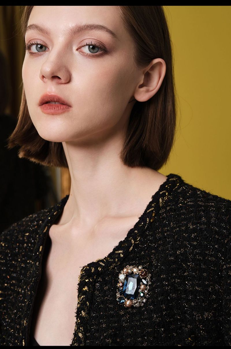 Retro gericht brosche high-end-frauen neue luxus kristall corsage elegante hohe gefühl pin anzug zubehör_voghion.com