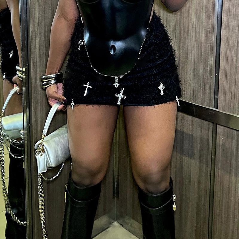 szexi, divatos, keresztbe nyomtatott, bojtos, szőrös szoknyák, női, dögös lányoknak, szexi, magas derekú, csípőre tekert, 2010-es évjáratú mini alsó, csípőnadrág_voghion.com