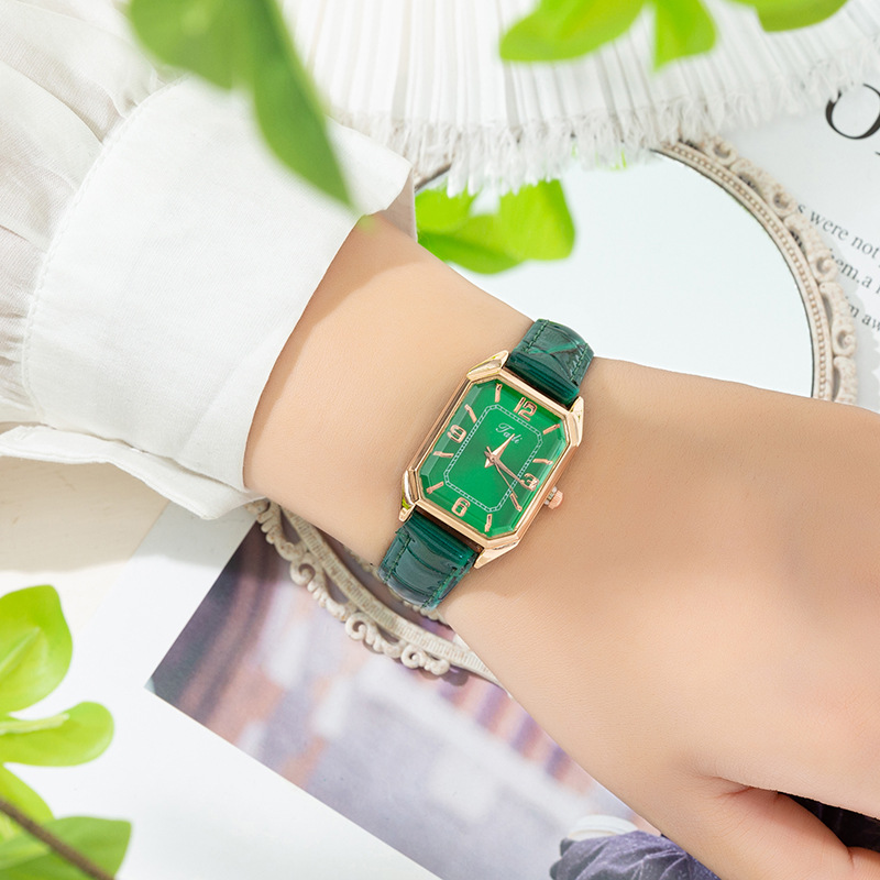 Pinduoduo 2024 Trendy New Bright Belt Women's Square Fashion Digital Scale Quartz Watch_voghion.com