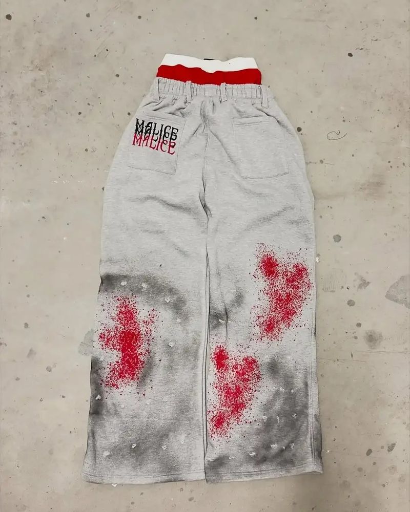 2025 Nuovi pantaloni a gamba larga in due pezzi alla moda F Ake Serie stampata T-shirt girocollo per giovani coppie_voghion.com