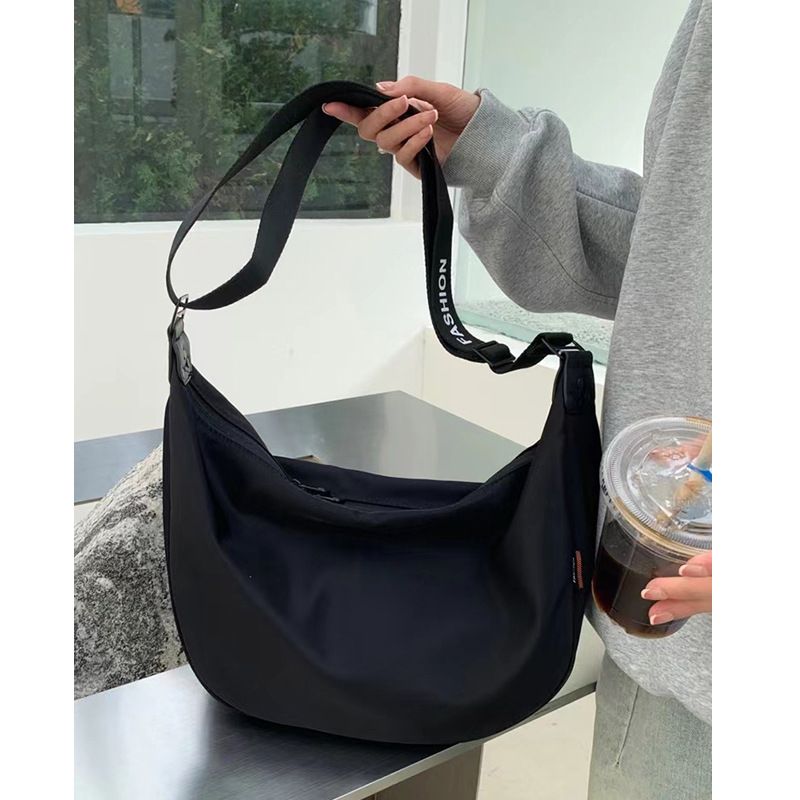 Borsa a tracolla grande e capiente in tessuto Oxford impermeabile per donna, stile casual sportivo, versatile e di nicchia._voghion.com