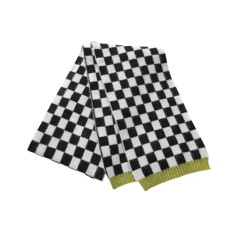 2024 Nuovo Colore Bloccato Scacchiera Piccola Maglia da Donna Breve Calore Autunno/Inverno Sciarpa in Edizione Coreana_voghion.com