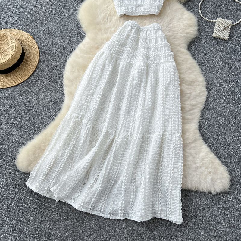 Tenue élégante pour femme, gilet court de style doux avec col carré et jupe plissée taille haute, ensemble deux pièces_voghion.com
