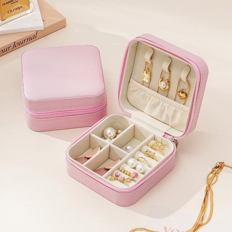 Elegante Schmuckschatulle aus PU-Leder mit Deckel – Kompakter Organizer für Ohrringe, Halsketten und Ringe (mehrlagige Aufbewahrung, 9,5 x 9,5 x 4,7 cm, mehrere Farben)_voghion.com