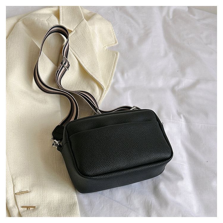 Trendy Damentasche 2023 Neuer grenzüberschreitender Handel Einfarbige PU-Umhängetasche Kleine Damentasche Damen-Umhängetasche Kleine quadratische Tasche_voghion.com
