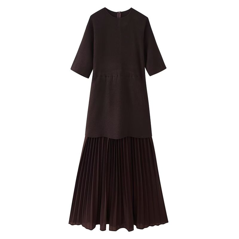 Abito da donna in maglia patchwork con scollo tondo e maniche corte_voghion.com