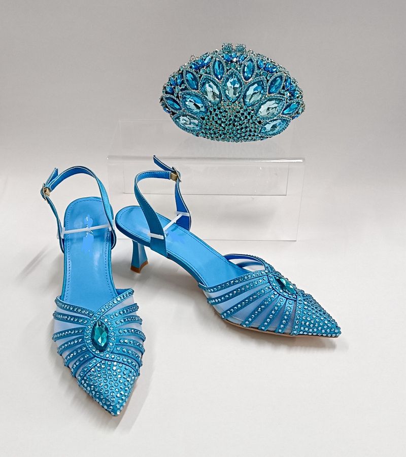 Eleganti tacchi a spillo in raso con decorazioni in cristallo e pochette abbinata – Colori e taglie personalizzabili_voghion.com