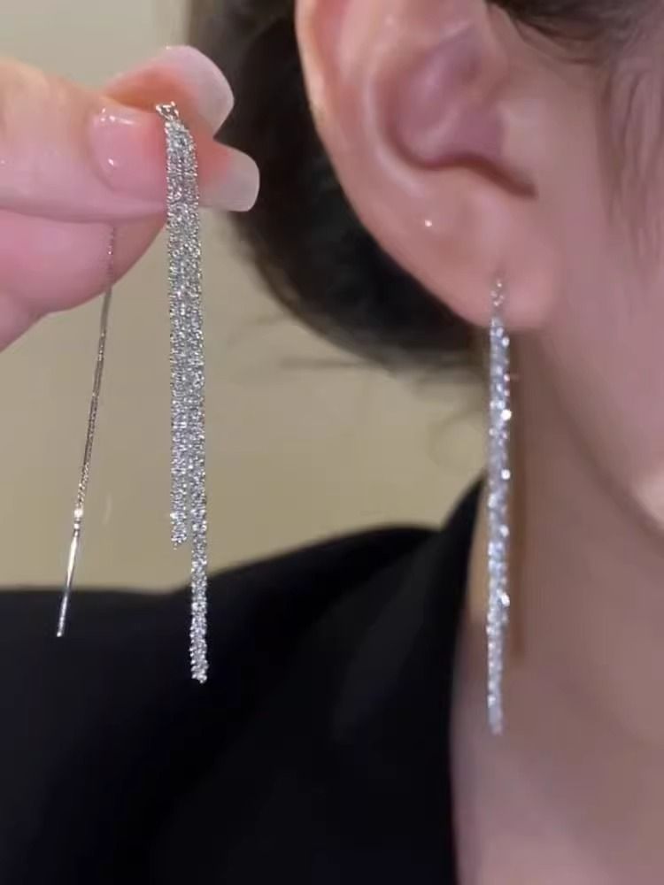 Silver ear line temperament long Galaxy tassel fashionable niche design high-end versatile new earrings_voghion.com