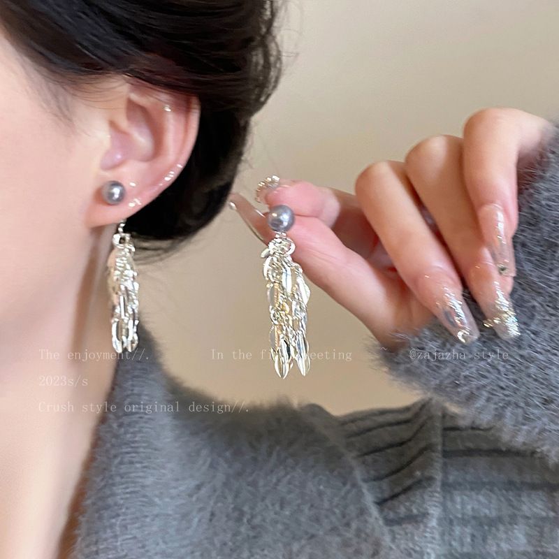 ins Style Simple Silver Needle Versatile Earrings Light Luxury Commuter Metal Circle Earrings Women's High-end Earrings_voghion.com