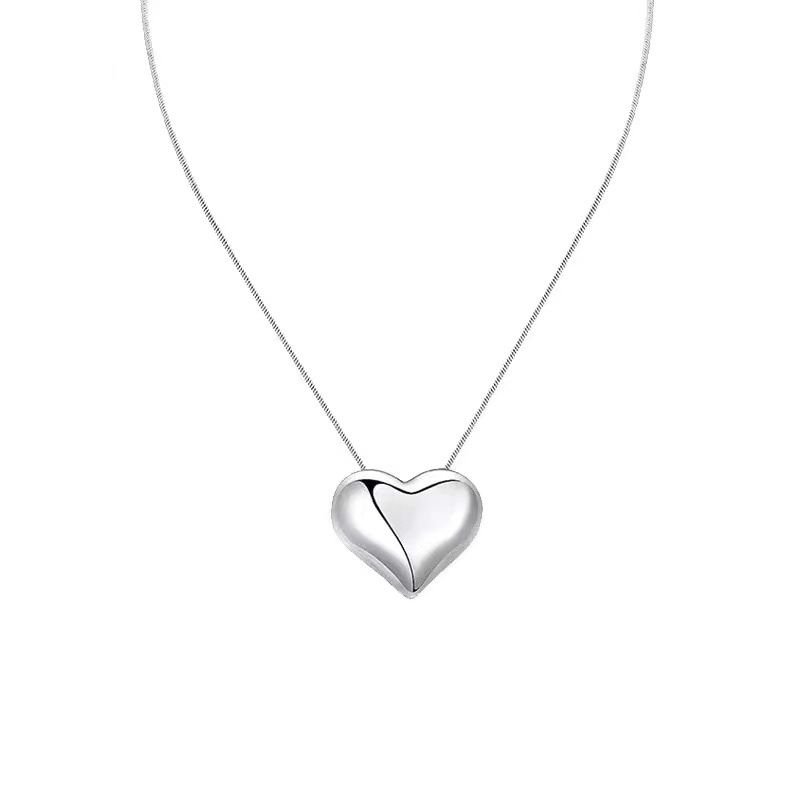 Korean style heart-shaped pendant necklace_voghion.com