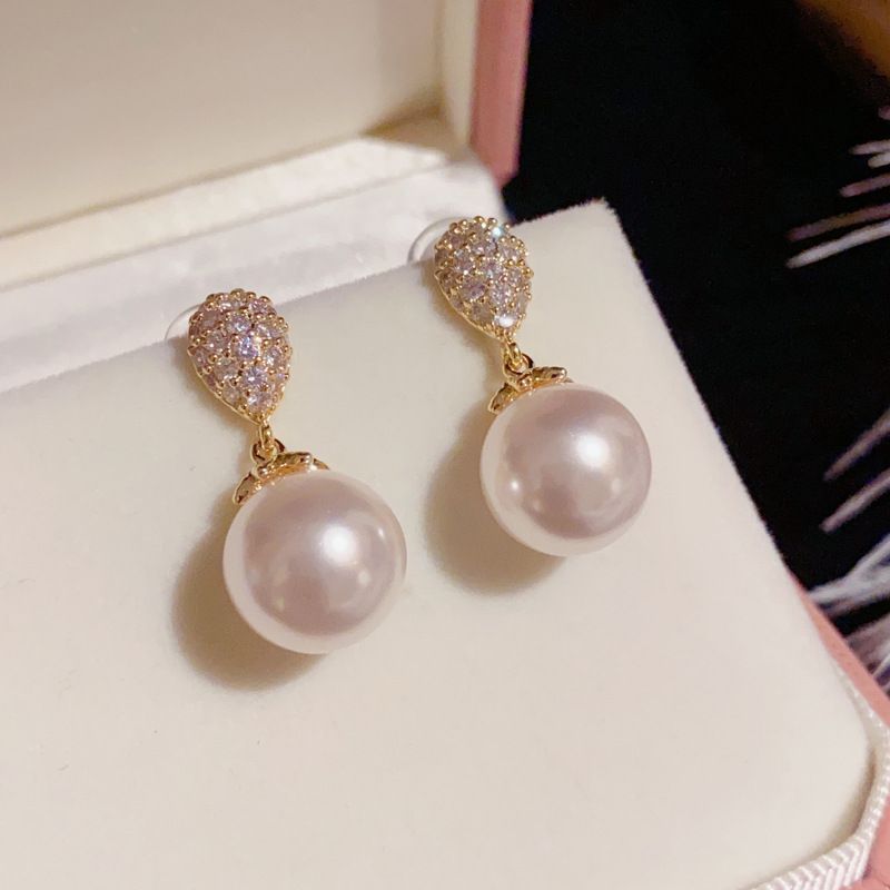 Orecchini a goccia in argento con zirconi micro-pavé, eleganti e leggeri, per donna_voghion.com