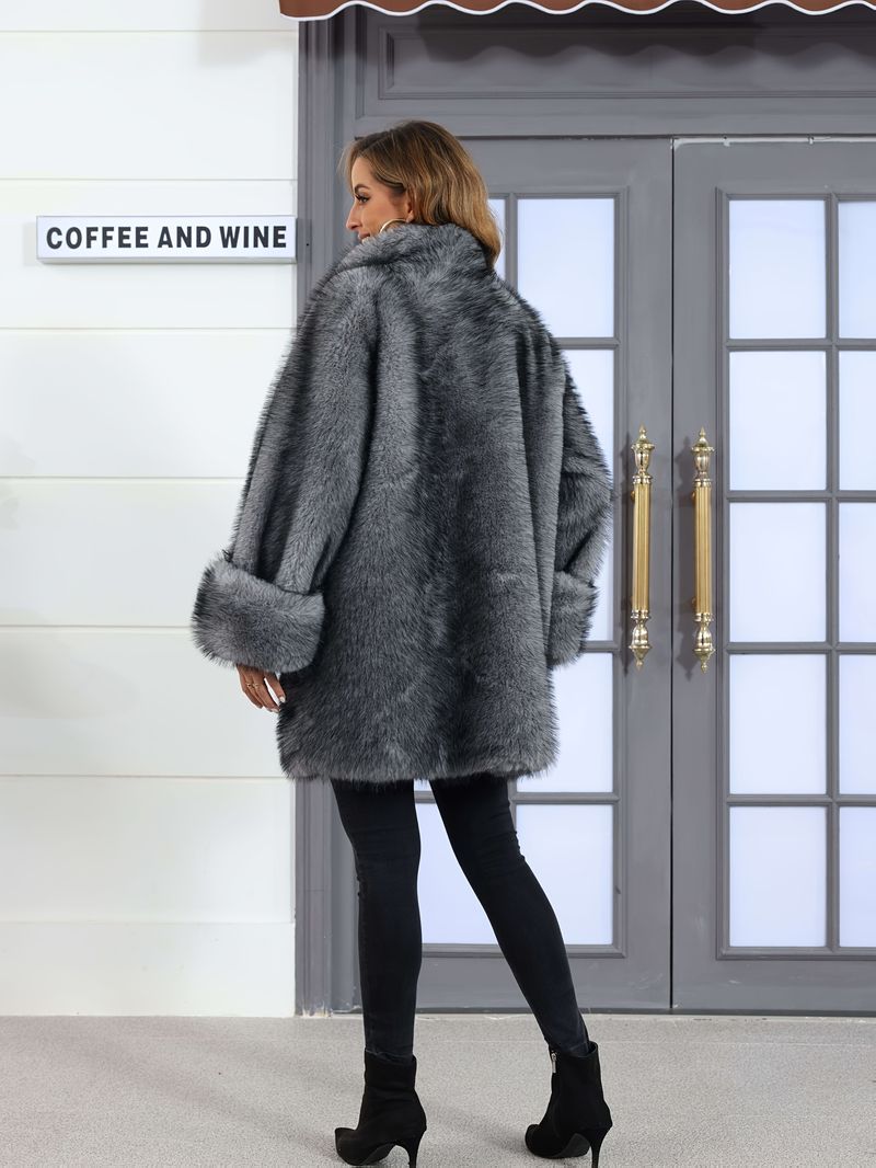Elegante abito da donna taglie forti con orlo asimmetrico rifinito, silhouette a H di media lunghezza, interno foderato in morbida pelliccia e_voghion.com