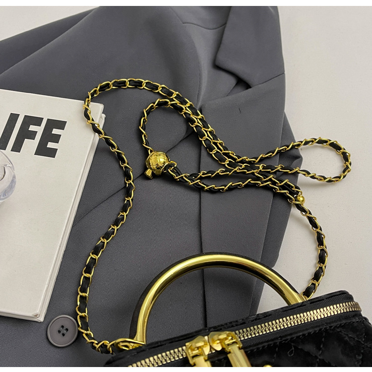 Beibei Shangpin 2024 New Korean Fashion niche Golden Ball Chain Makeup Handheld One Shoulder Diagonal Cross Tidal_voghion.com