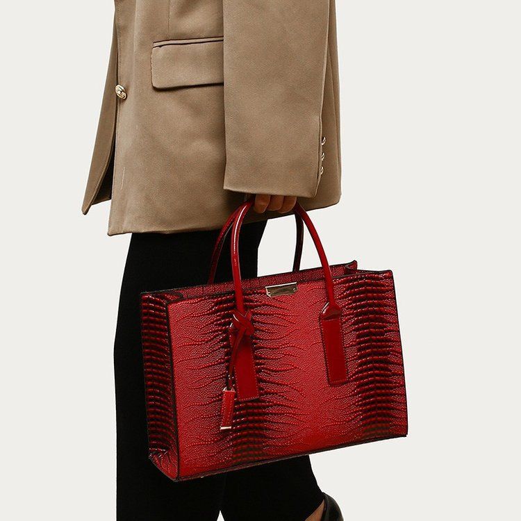 New Women's Trend Crocodile Pattern Handheld One Shoulder Crossbody Tote Bag_voghion.com