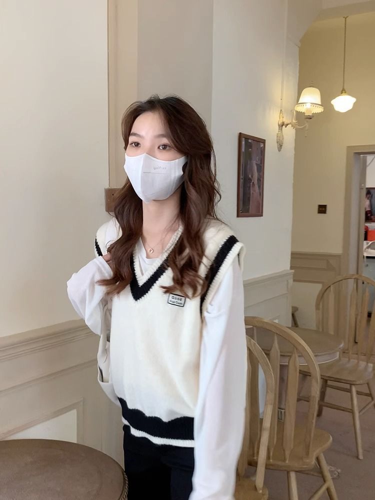 College style knitted for women in autumn and winter, layered on to, loose shoulder V-neck sleeveless sweater, vest_voghion.com
