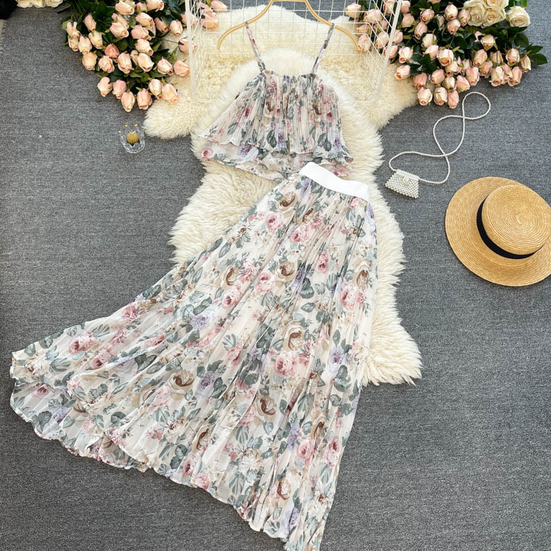 Damen-Urlaubsanzug mit Hosenträgern, kurzes Oberteil für Frauen, schwere Industrie, plissierter Chiffonrock, süßes Blumenmuster, zweiteilig_voghion.com
