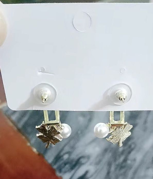 Rosa vierblättrige Blumenperle für Frauen, leichter Luxus, High-End-Sinn, modisches Temperament, Ohrschnallen, neuer Trend_voghion.com