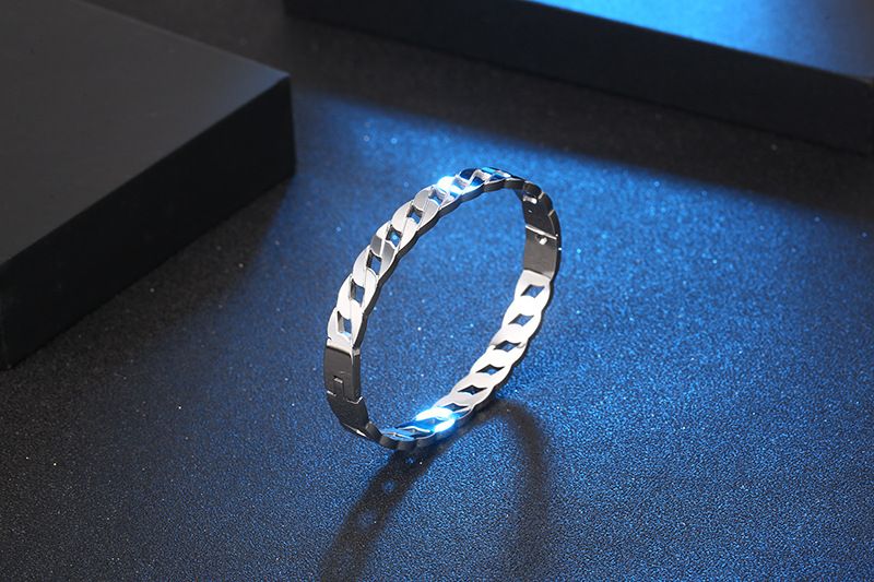 Damenschmuck – Stilvolles Titanstahl-Kettenarmband mit hohlem Design, minimalistisch und stapelbar für den Alltag, einfaches, vielseitiges Nischendesign_voghion.com