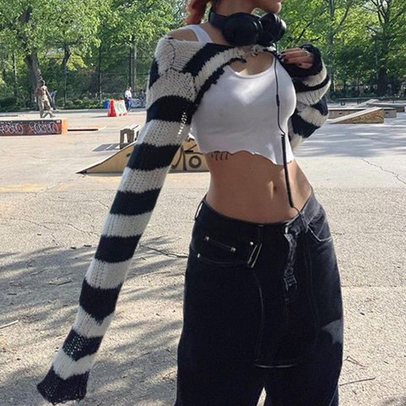 Wind Spicy Girl Contrasting Color Striped Woolen Hollow Cover Sweater For Women 2023 Autumn New Collection_voghion.com