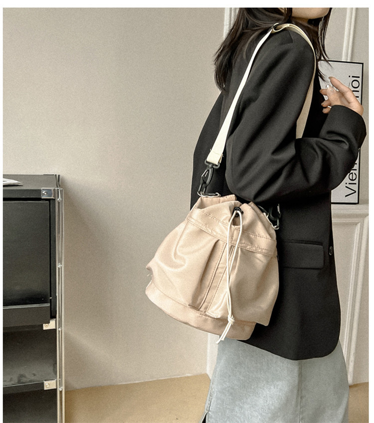 Eenzel Schëller-Crossbody-Täsch, Casual Schnürpäck, Liichtgewiicht Handtasche mat grousser Kapazitéit, Nylon-Eemertasch fir Fraen_voghion.com