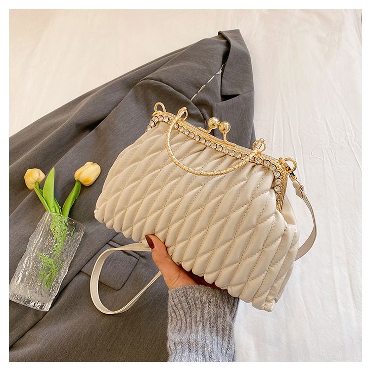 Borsa a tracolla con tracolla a catena quadrata piccola portatile minimalista urbana 2024 da donna con bocca antirughe_voghion.com