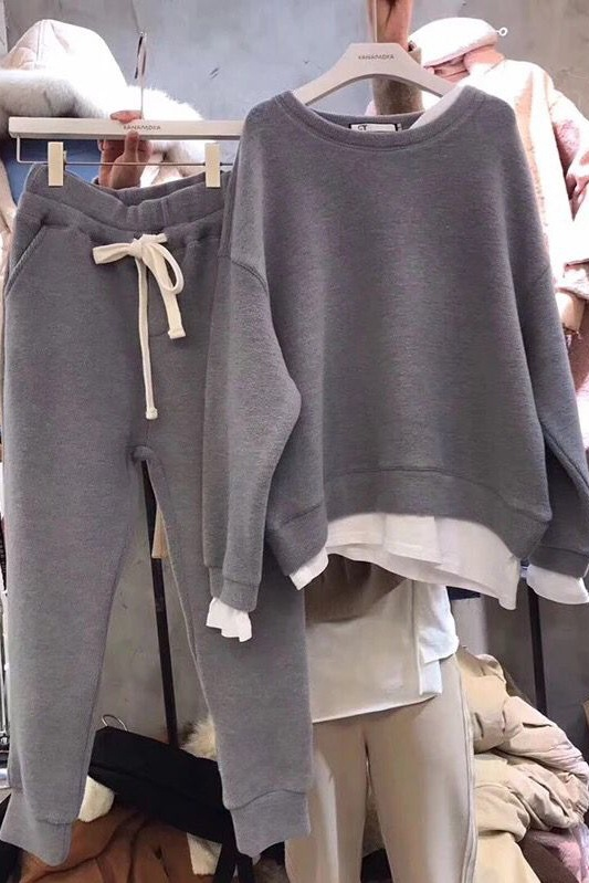 Ropa de mujer, traje deportivo y de ocio, nuevo estilo, conjunto de dos piezas a la moda y que reduce la edad_voghion.com