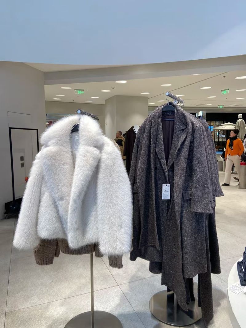 Damenbekleidung Pelzmantel Dicker Pelz Damen Kunstpelzmantel Winter Dicke Flauschige Fuchspelzjacke Streetstyle Übergroße Gemütliche Oberbekleidung_voghion.com