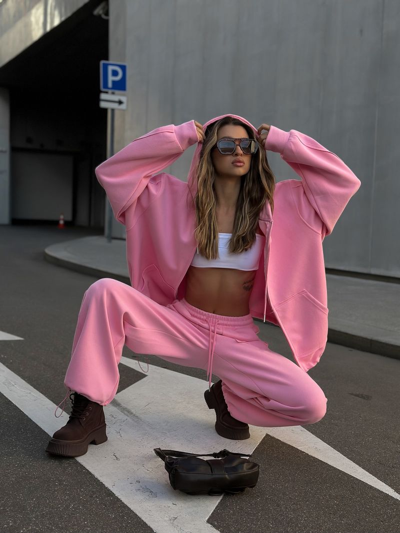 Completo due pezzi casual da strada, con giacca, cravatta, pantaloni a gamba larga, manica lunga, cerniera e tinta unita_voghion.com