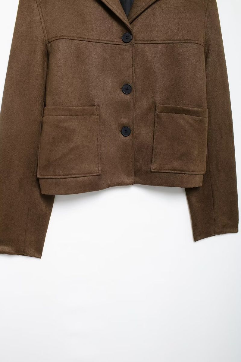 Giacca corta in pelle scamosciata con colletto da donna autunno/inverno 2024 New Street_voghion.com
