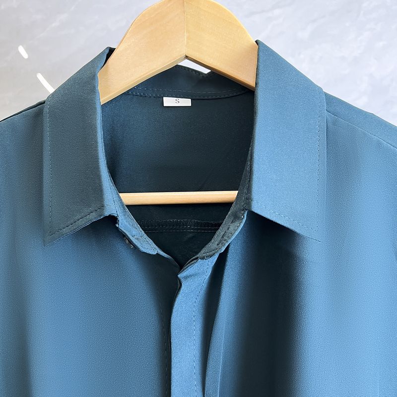 Men's Stylish Hidden Button Black Shirt - Slim Fit Lightweight Long Sleeve Casual Shirt With Smooth Drape Fabric_voghion.com