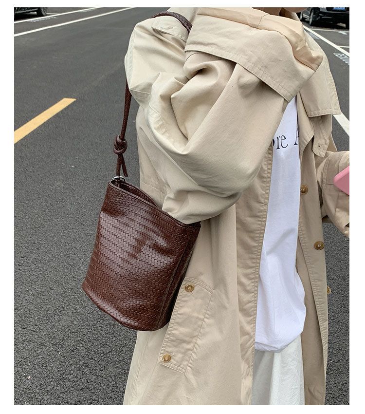 Borsa a secchiello con motivo intrecciato per donna 2025, nuova borsa versatile alla moda, borsa a tracolla casual da pendolare_voghion.com