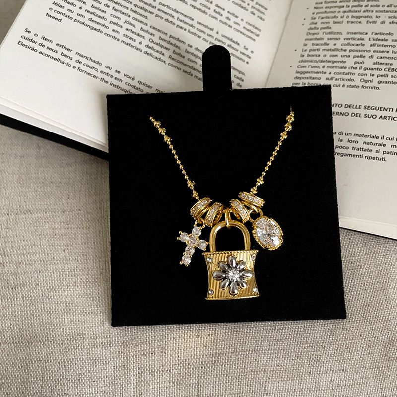 Colliers Industrie Lourde Léger Luxe Niche Rétro Zircon Cercle Collier Gland Femmes Simple Personnalité All Match Mode Collier Clavicule Chaîne_voghion.com