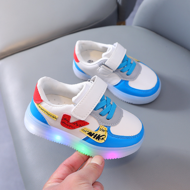 SHLIANG Jungen Mädchen Sportschuhe Magischer Aufkleber Weichen Boden Kinder Board Schuhe Baby LED Licht emittierende Schuhe Kind Turnschuhe S0169_voghion.com