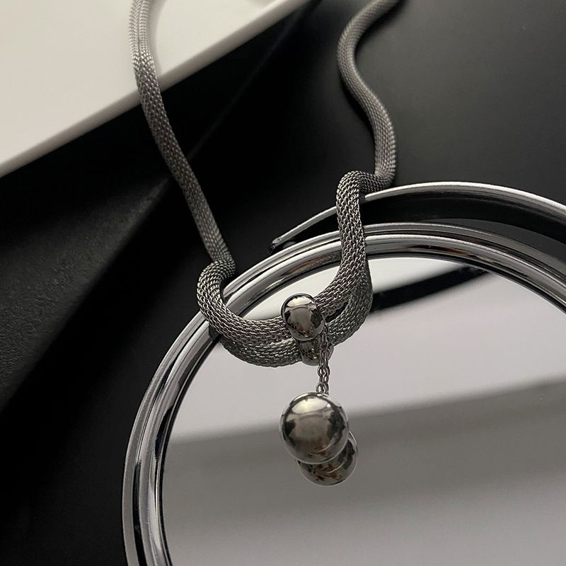 Collier épais et audacieux en acier titane Yuxi, résistant à la lumière, pour couple, style cubain, pour hommes et femmes, niche texturée_voghion.com