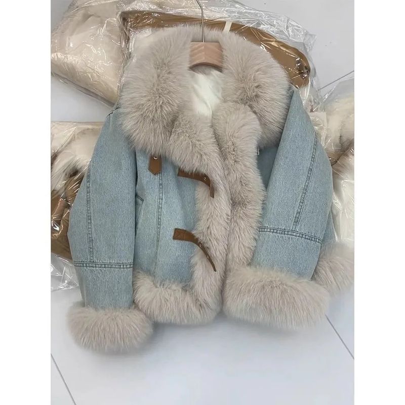 Hellblaue Jeansjacke im koreanischen Stil mit Kunstpelzfutter – gemütliche und stylische Winteroberbekleidung für Damen (S/M/L/XL)_voghion.com