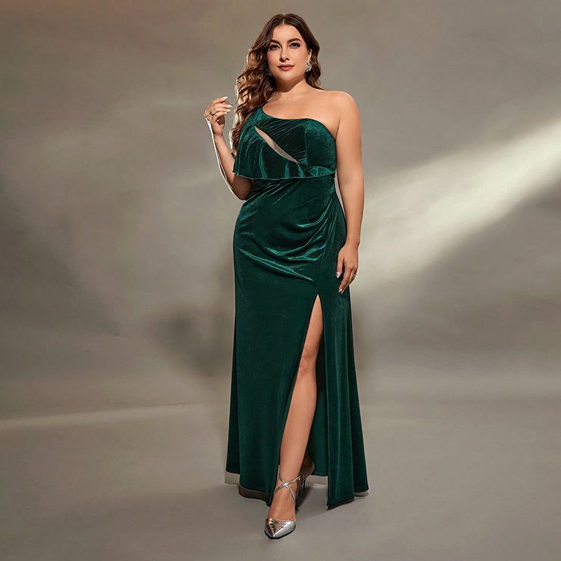 Elegant Off-Shoulder High-Slit Evening Dress For Parties & Special Occasions – Plus Size Bodycon Gown In Stunning Green_voghion.com