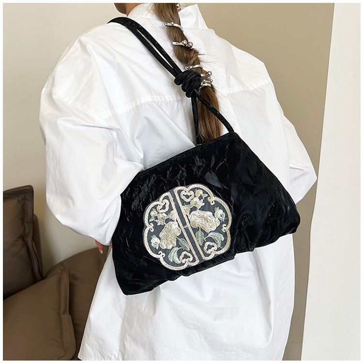 New Chinese fashionable small for women 2024 new summer style versatile work commuting shoulder crossbody bag_voghion.com