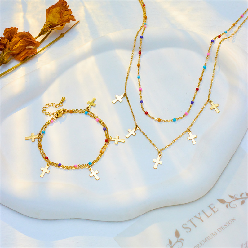 Europäische und amerikanische Mode kreative Persönlichkeit Allgleiches ethnischer Stil Mischfarbe Reisperlenkette Kreuz Titanstahl Anhänger Schmuckset_voghion.com