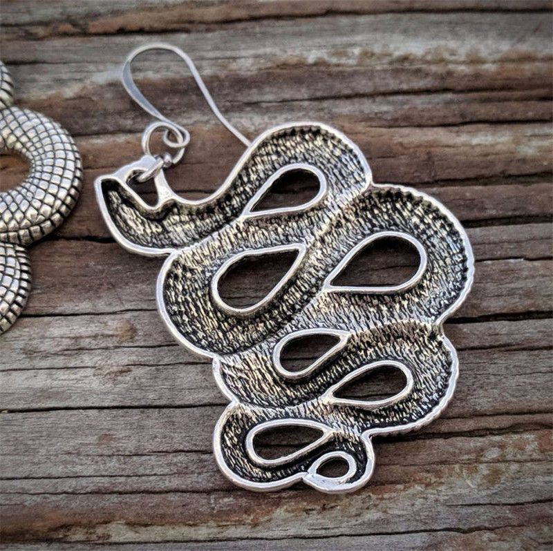 Orecchini a forma di serpente Medusa gotica_voghion.com