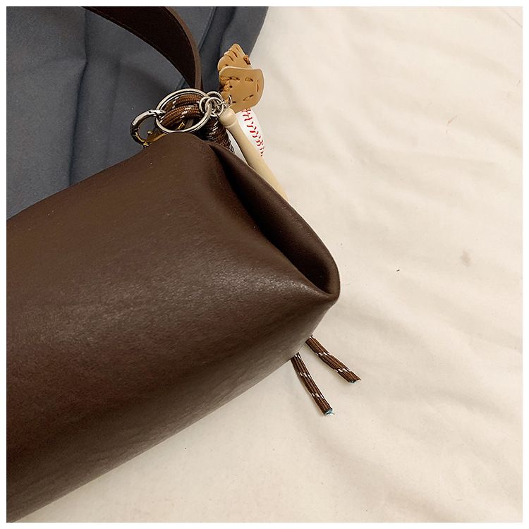 Small niche design pillow soft 2024 new autumn and winter wide strap armpit commuting exquisite single shoulder_voghion.com