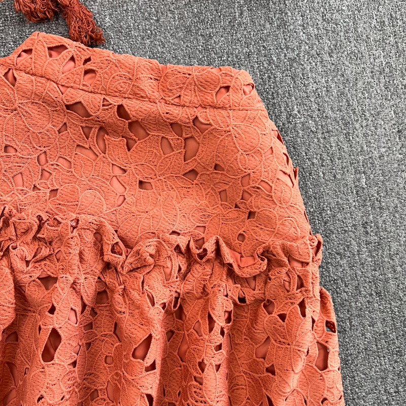 Conjunto feminino de duas peças com camisa curta e manga lanterna, cintura alta e saia justa em A_voghion.com
