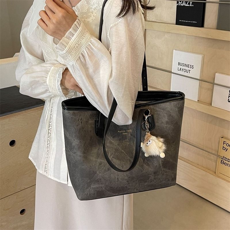 Trendy Oversized Tote Bag For Women - PU Leather Shoulder Bag With Gold Foil Print, Spacious XL College Book Bag For Daily Commute & Casual Outings_voghion.com