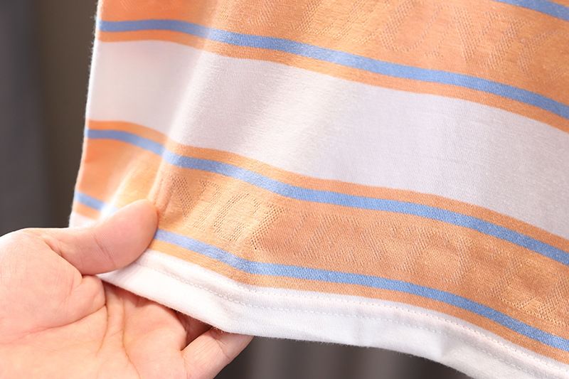 Version coréenne été 2024 de bébé tout-petit avec short rayé à manches courtes, ensemble deux pièces pour femmes et hommes_voghion.com