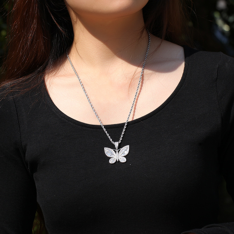 Collana di alta qualità in stile hip-hop per donne alla moda, catena per clavicola a farfalla con diamanti minimalista Instagram_voghion.com