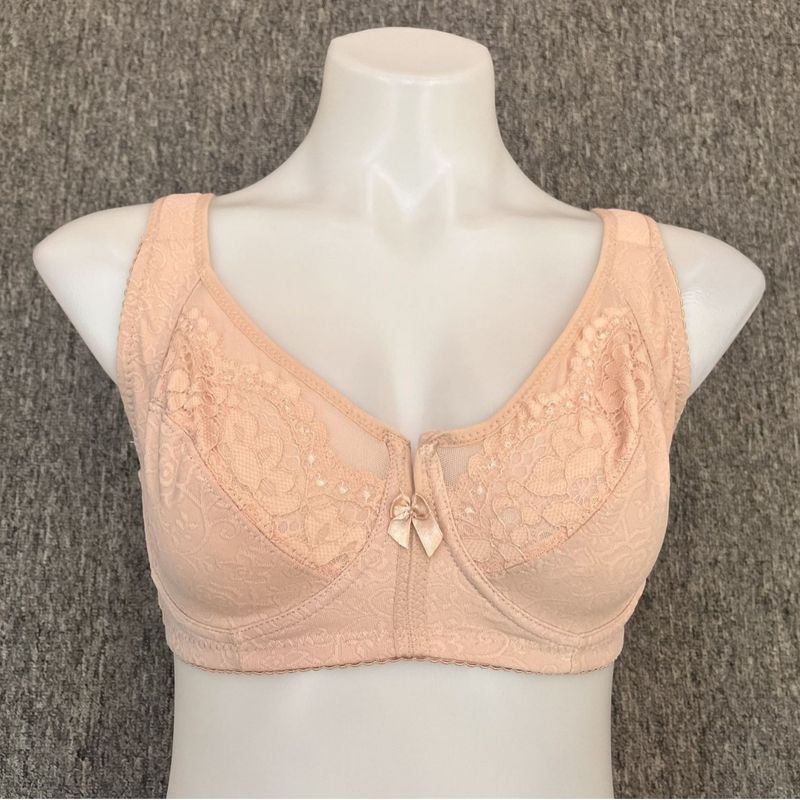 Plus Size Lace Underwire Bra With Wide Straps - Push Up & Full Coverage - Comfortable & Breathable - Available In Black, White, Nude (Sizes 80D-110F)_voghion.com