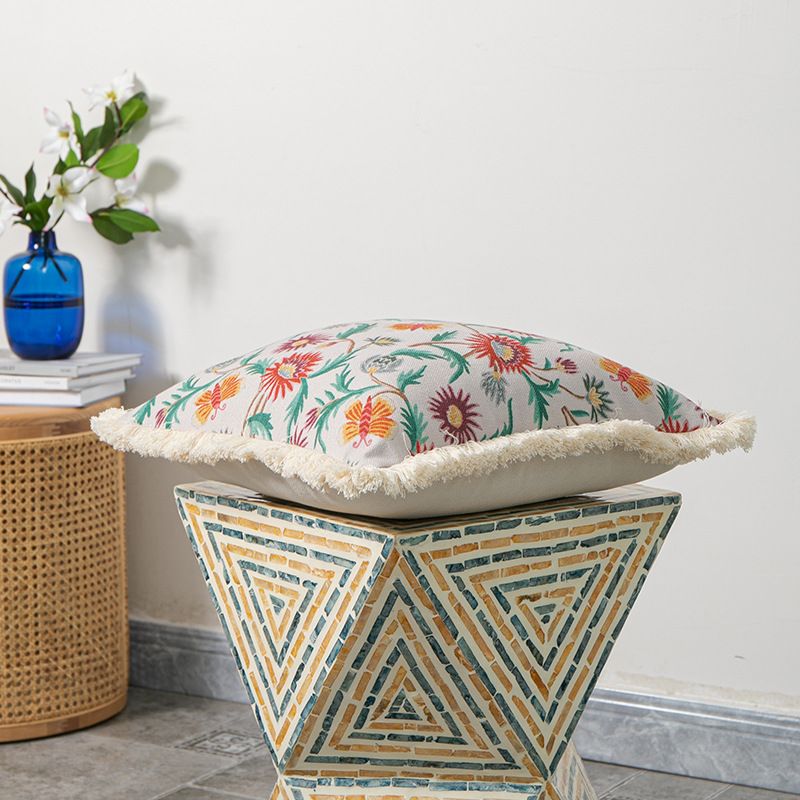 Funda de cojín para sofá con estampado de flores y plantas de colores decorativos con borde de borlas de estilo nórdico_voghion.com